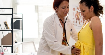 medico valuta cerchiaggio in gravidanza